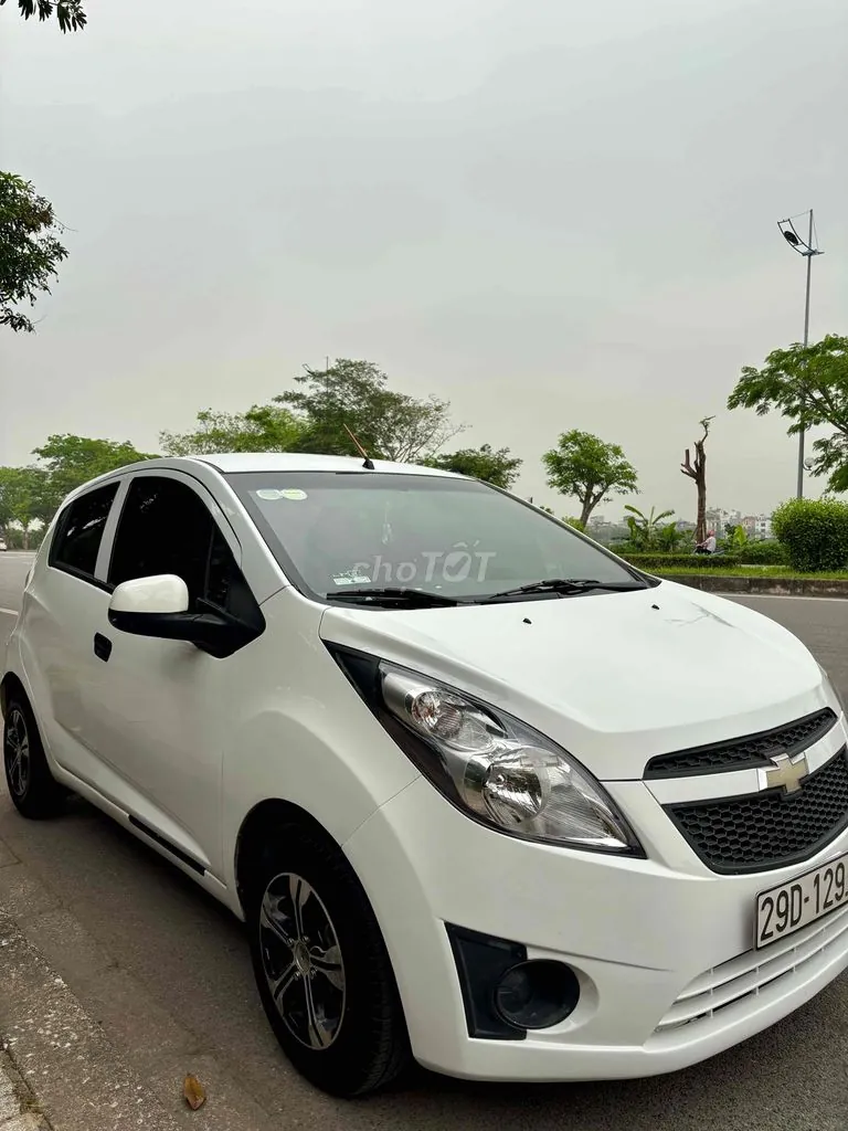 Chevrolet Spark 2011 photo 2