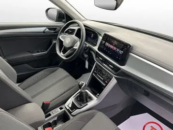 Volkswagen T-Roc 2024 photo 2