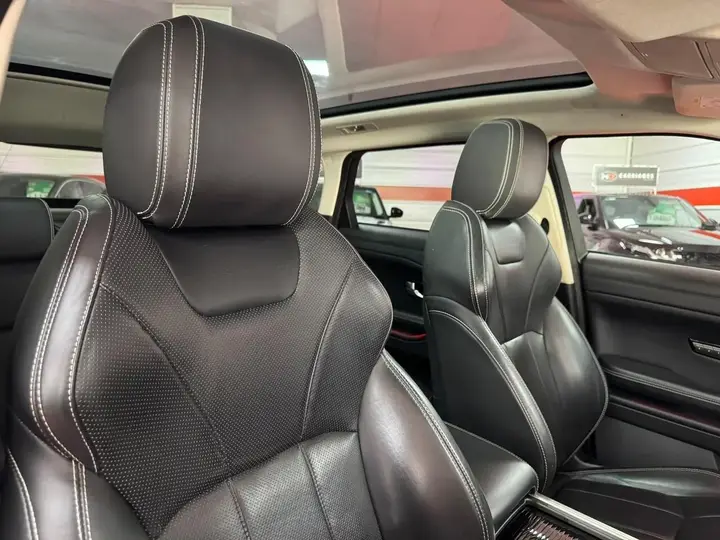 Land Rover Range Rover Evoque 2017 photo 2