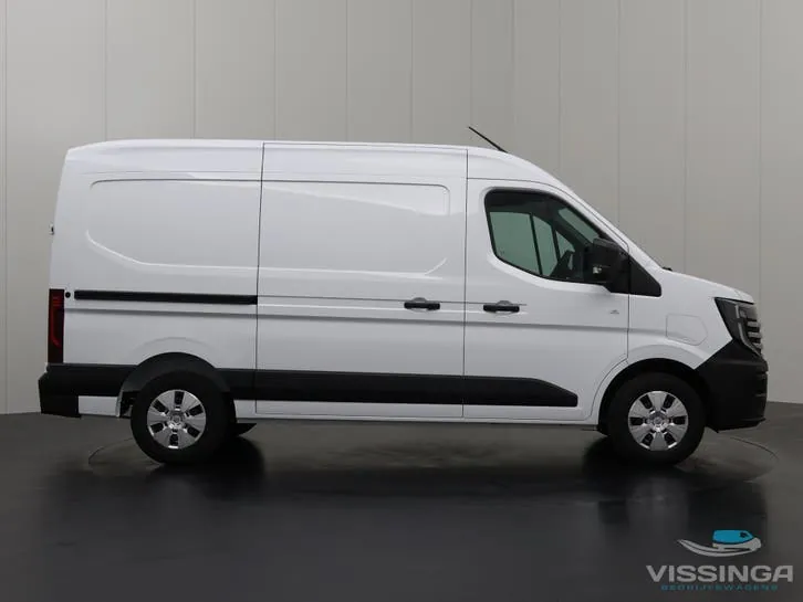 Nissan Interstar-E 2026 photo 2