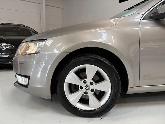 Skoda Octavia 2014 photo 3