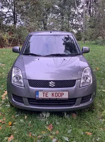 Suzuki Swift 2010 photo 2