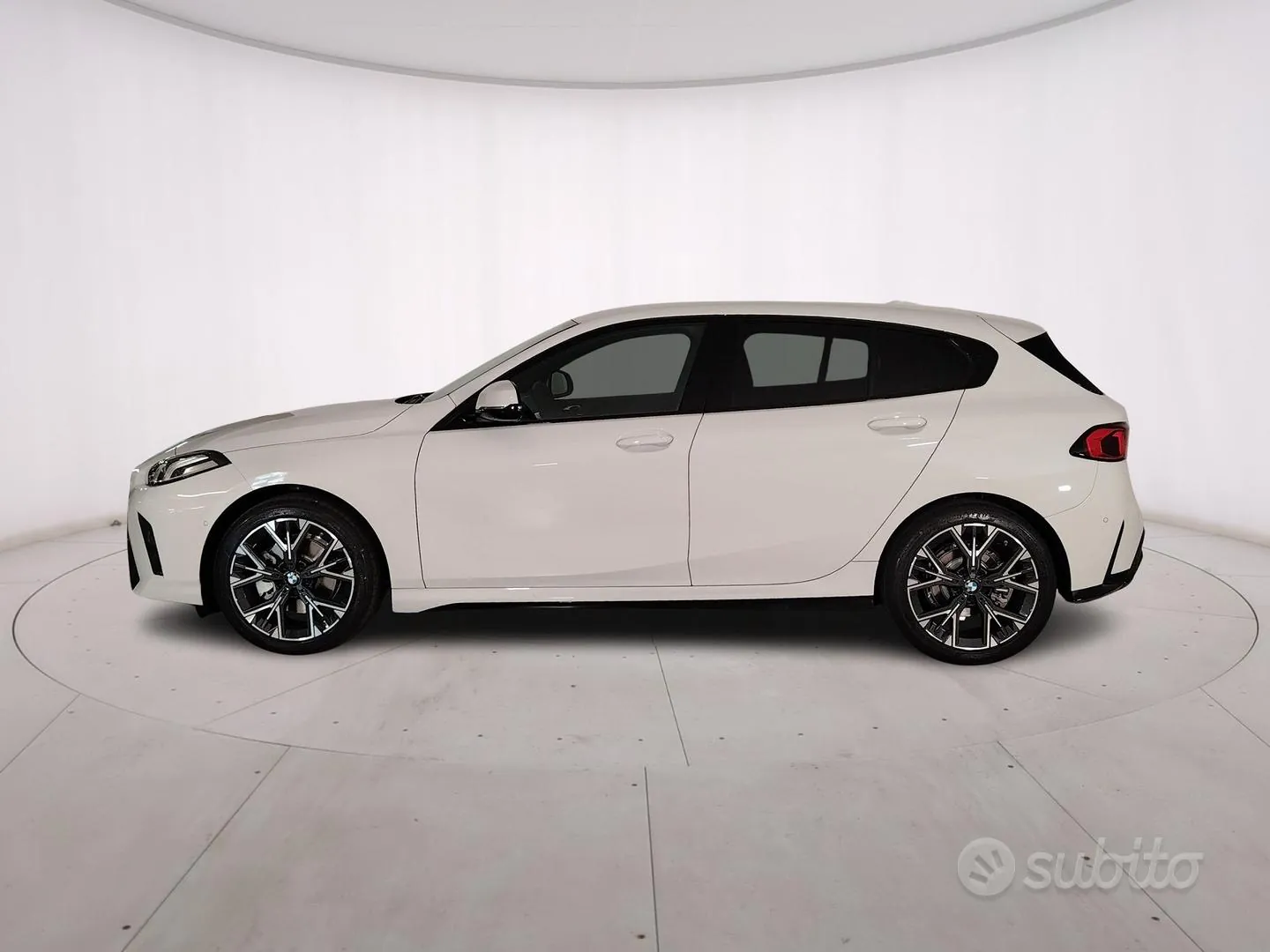 BMW 1 Series 2023 photo 3