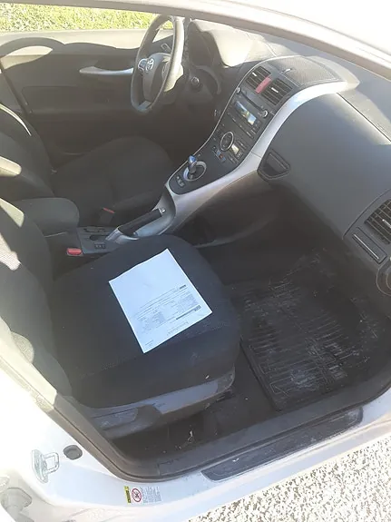 Toyota Auris 2010 photo 3