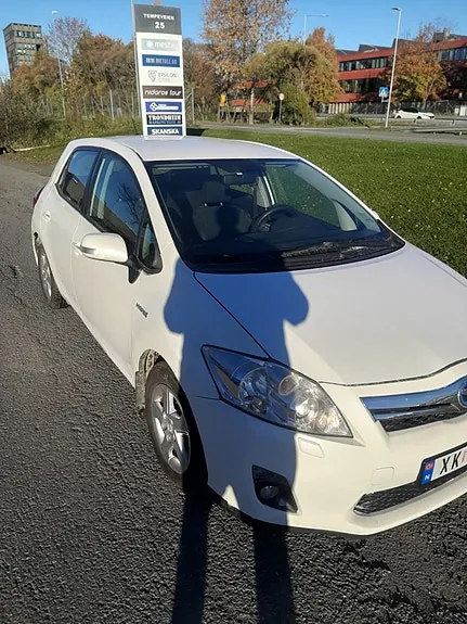 Toyota Auris 2010 photo 2