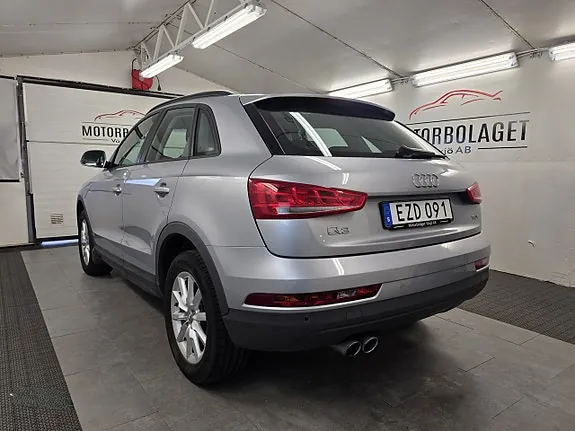 Audi Q3 2016 photo 2