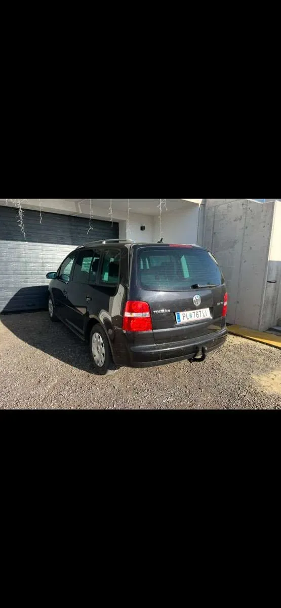 Volkswagen Touran 2006 photo 2