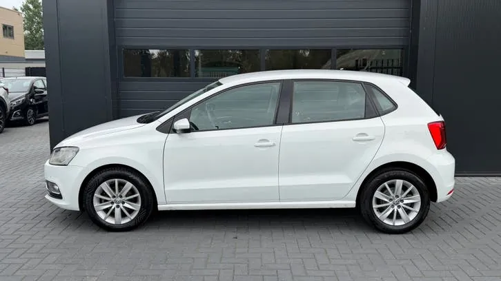 Volkswagen Polo 2015 photo 3