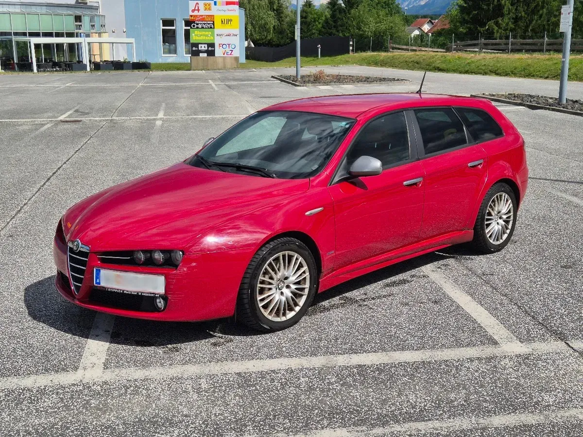 Alfa Romeo 159 2010 photo 3