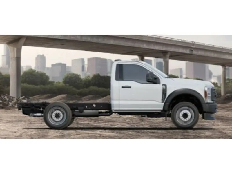 Ford F-550 2025 photo 2