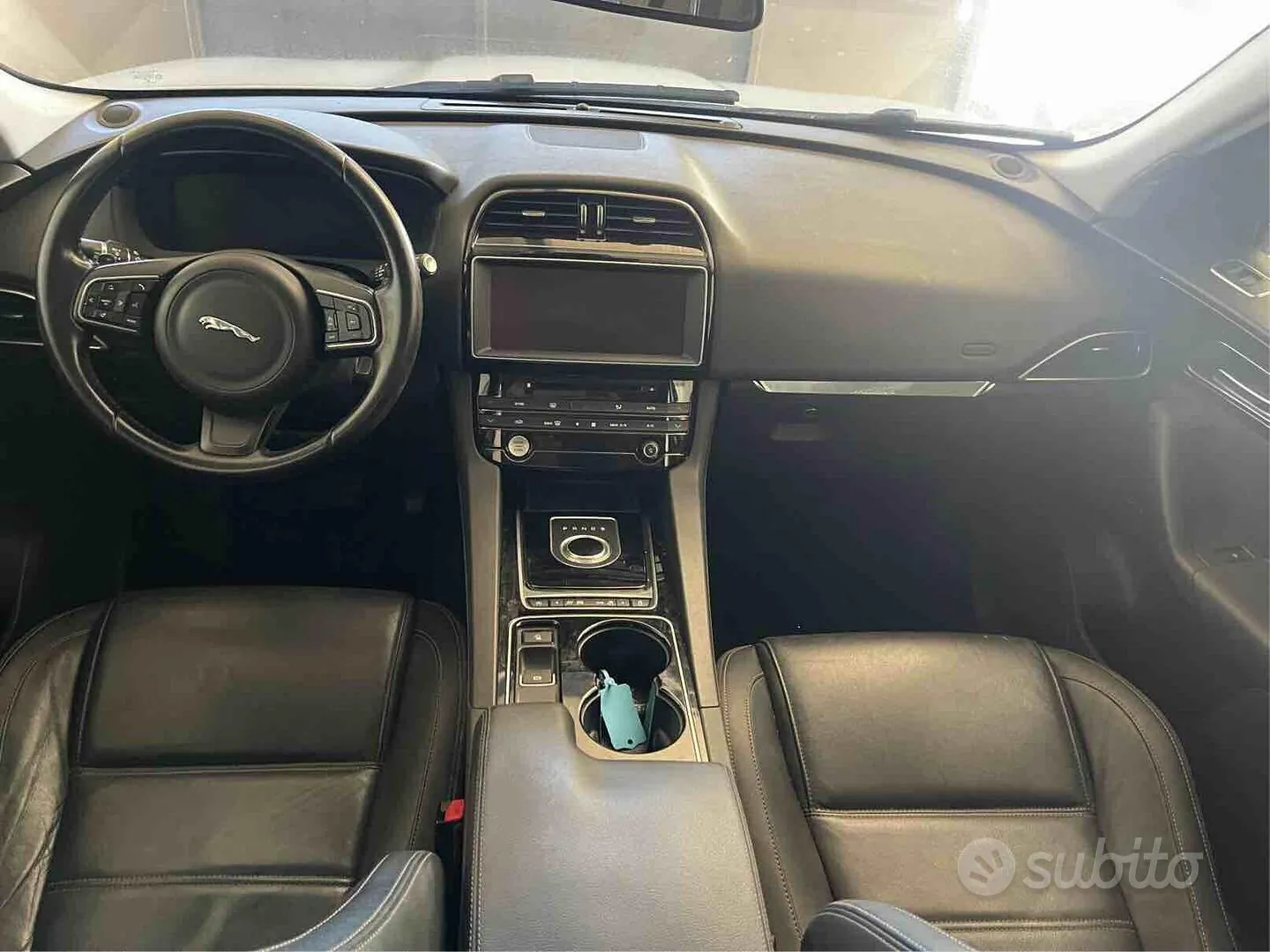 Jaguar F-Pace 2016 photo 3