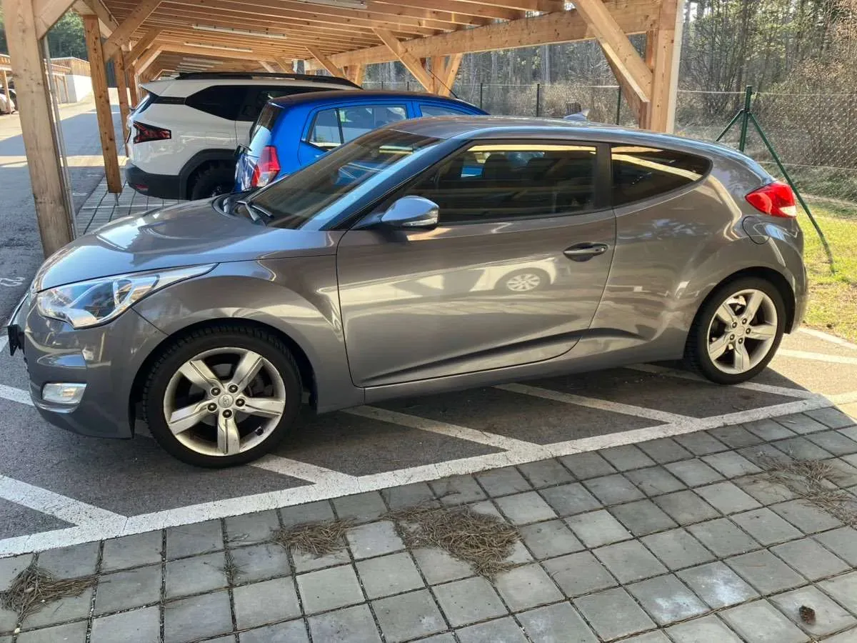 Hyundai Veloster 2011 photo 2