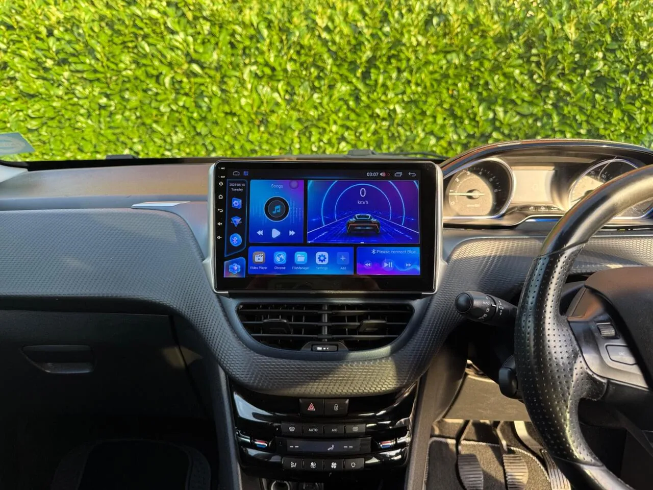Peugeot 2008 2014 photo 2