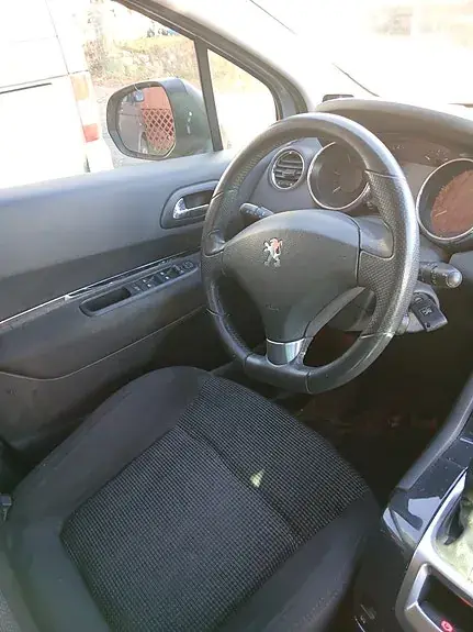 Peugeot 5008 2011 photo 4