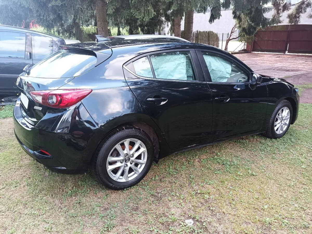 Mazda 3 2018 photo 3