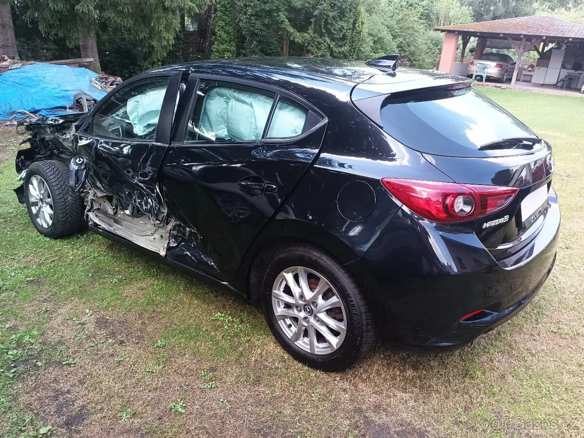 Mazda 3 2018 photo 4