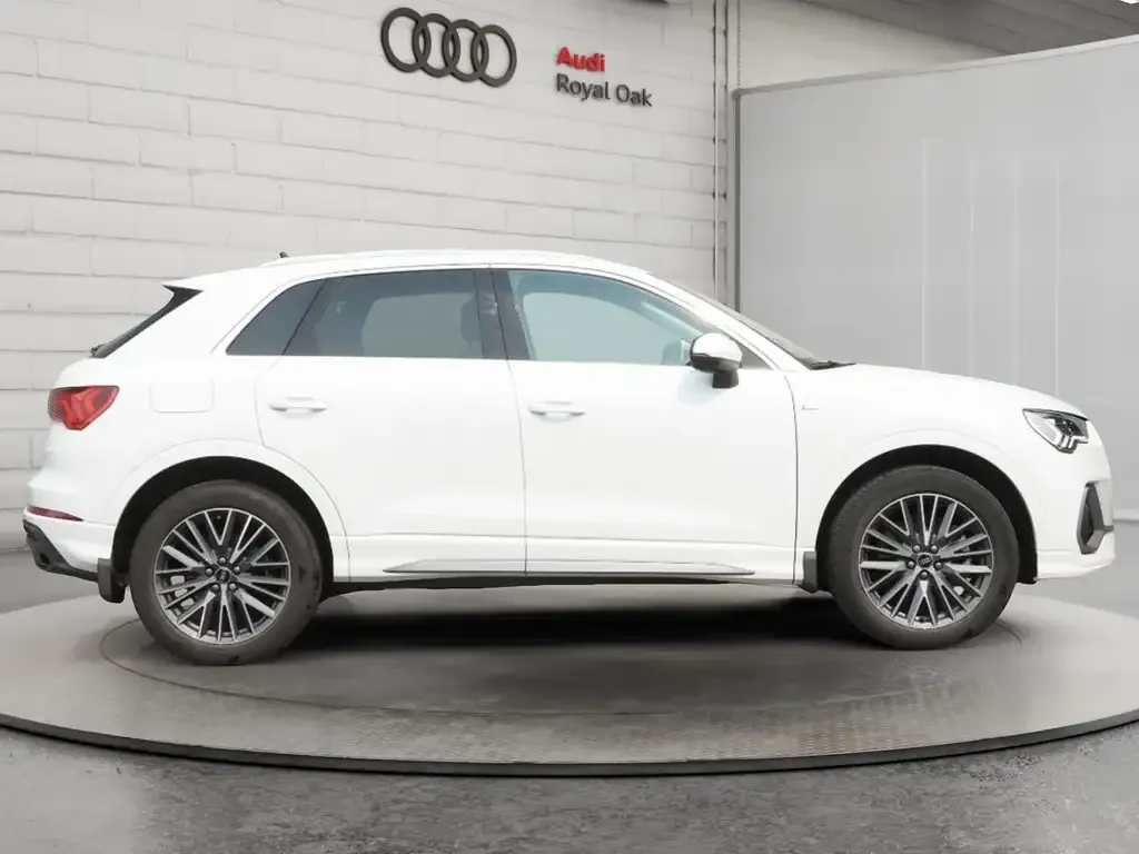 Audi Q3 2023 photo 5