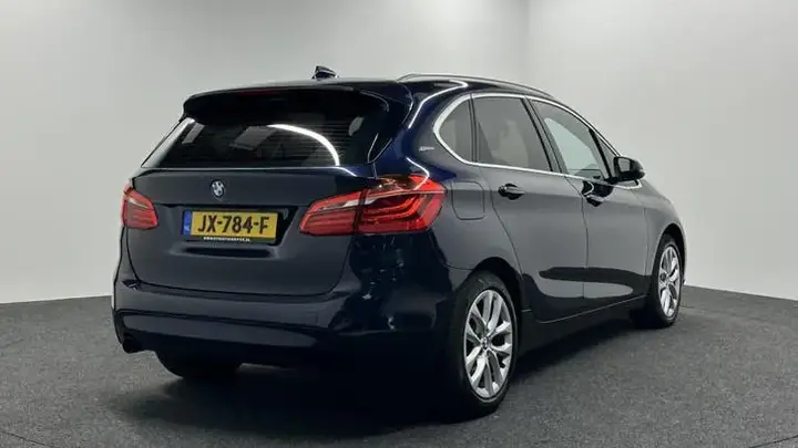BMW 2 Series Active Tourer 2016 photo 2