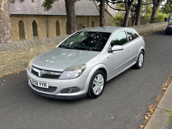 Vauxhall Astra 2008 photo 4