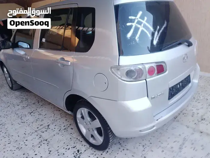 Mazda 2 2007 photo 4