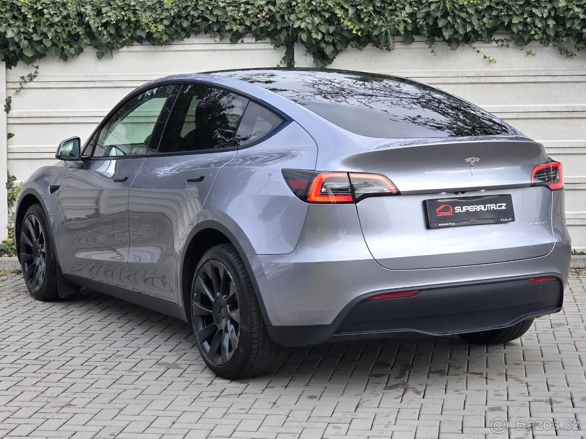 Tesla Model Y 2023 photo 5
