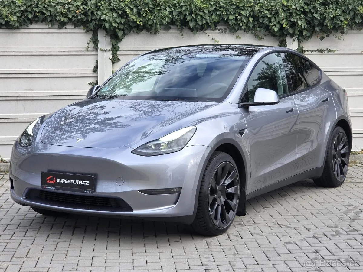 Tesla Model Y 2023 photo 3