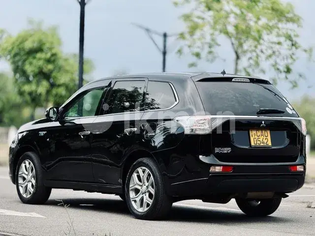 Mitsubishi Outlander 2015 photo 2