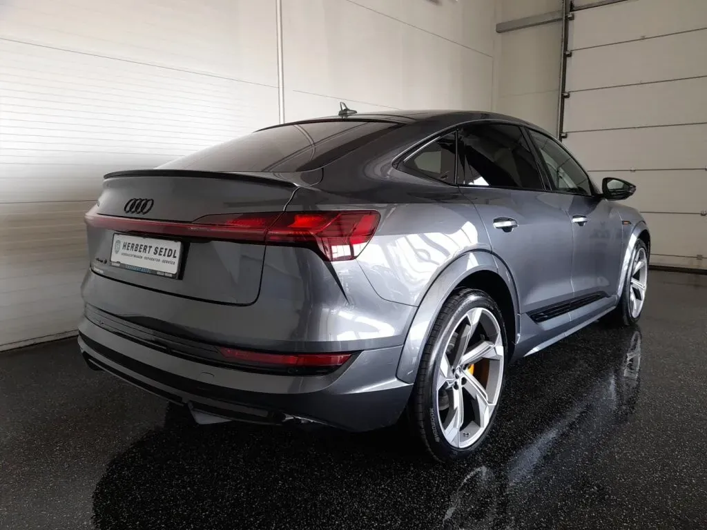 Audi E-Tron 2022 photo 2