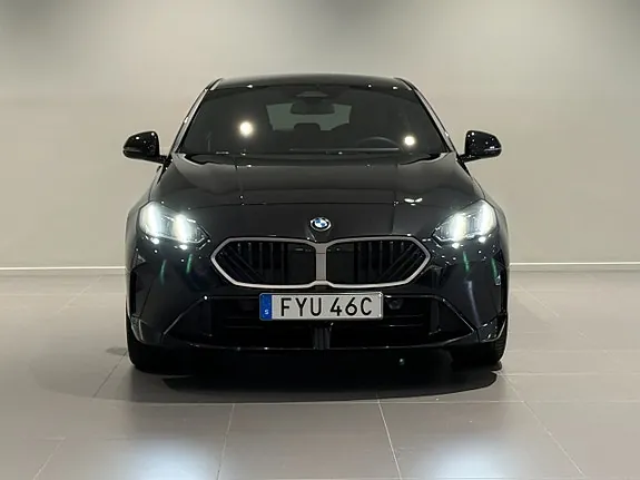 BMW 120 2026 photo 2