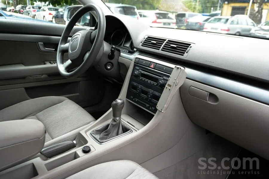 Audi A4 2005 photo 4