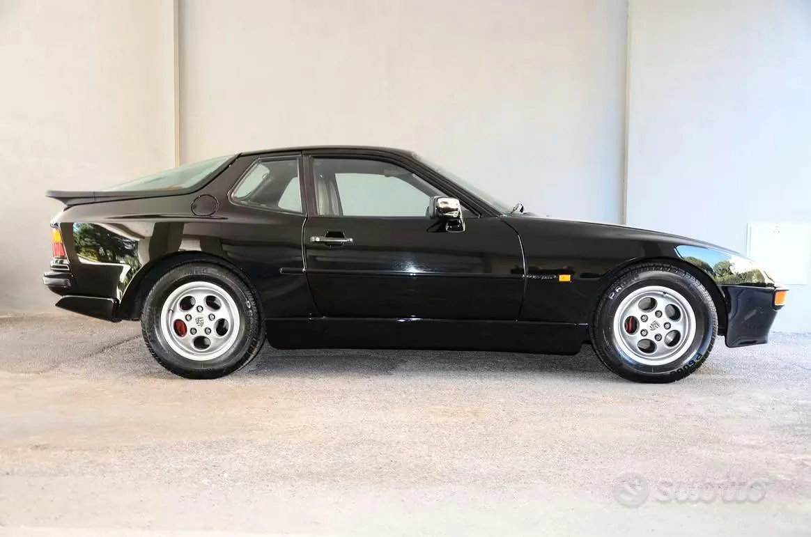 Porsche 944 1987 photo 2