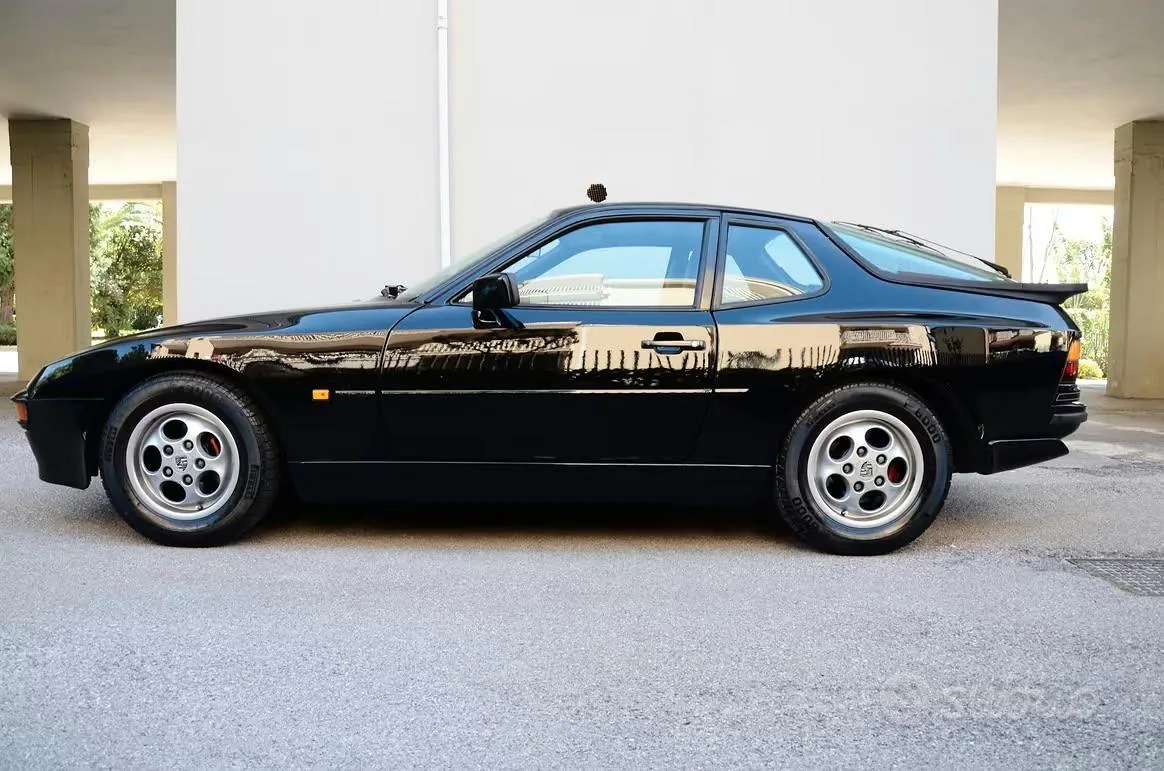 Porsche 944 1987 photo 3
