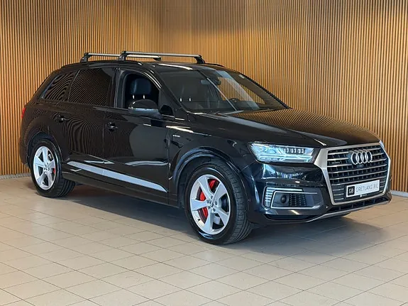 Audi Q7 2017 photo 2
