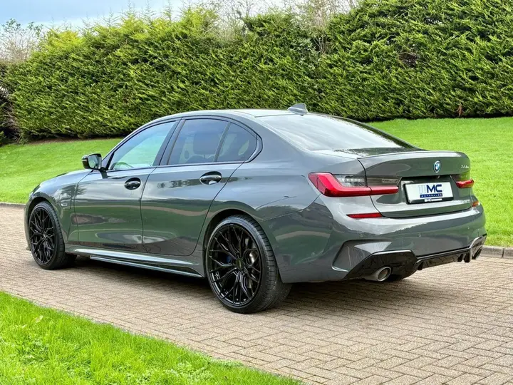 BMW 3 Series 2021 photo 4