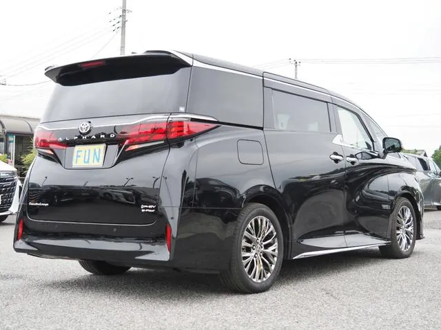 Toyota Alphard Phev 2025 photo 5