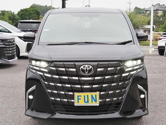 Toyota Alphard Phev 2025 photo 2