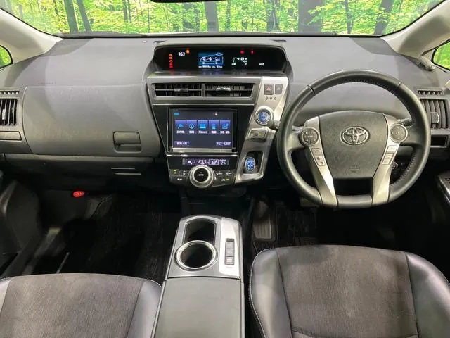 Toyota Prius Α 2015 photo 2