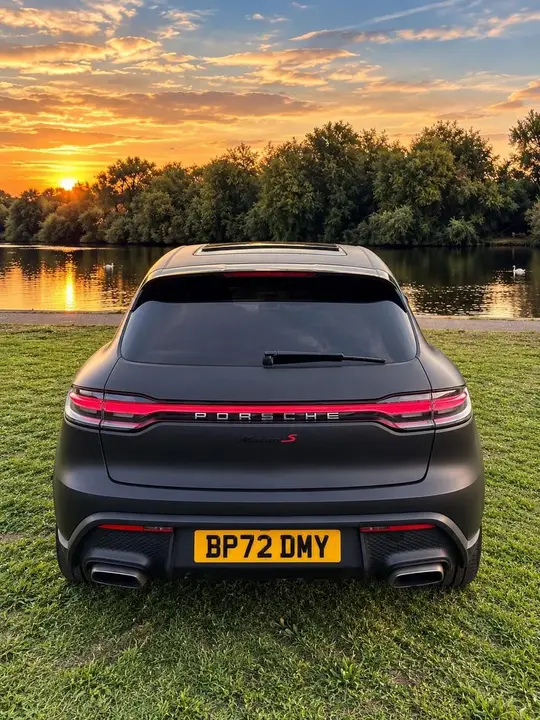 Porsche Macan 2023 photo 2