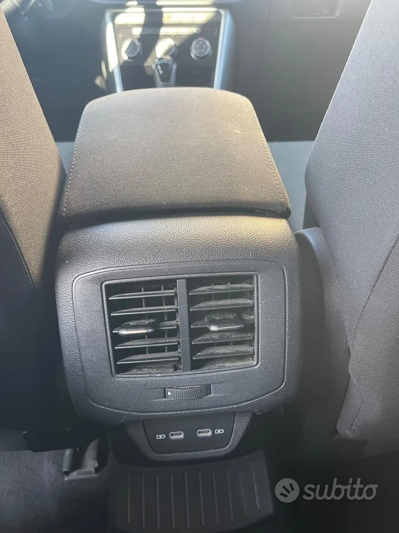 Volkswagen T-Roc 2023 photo 5