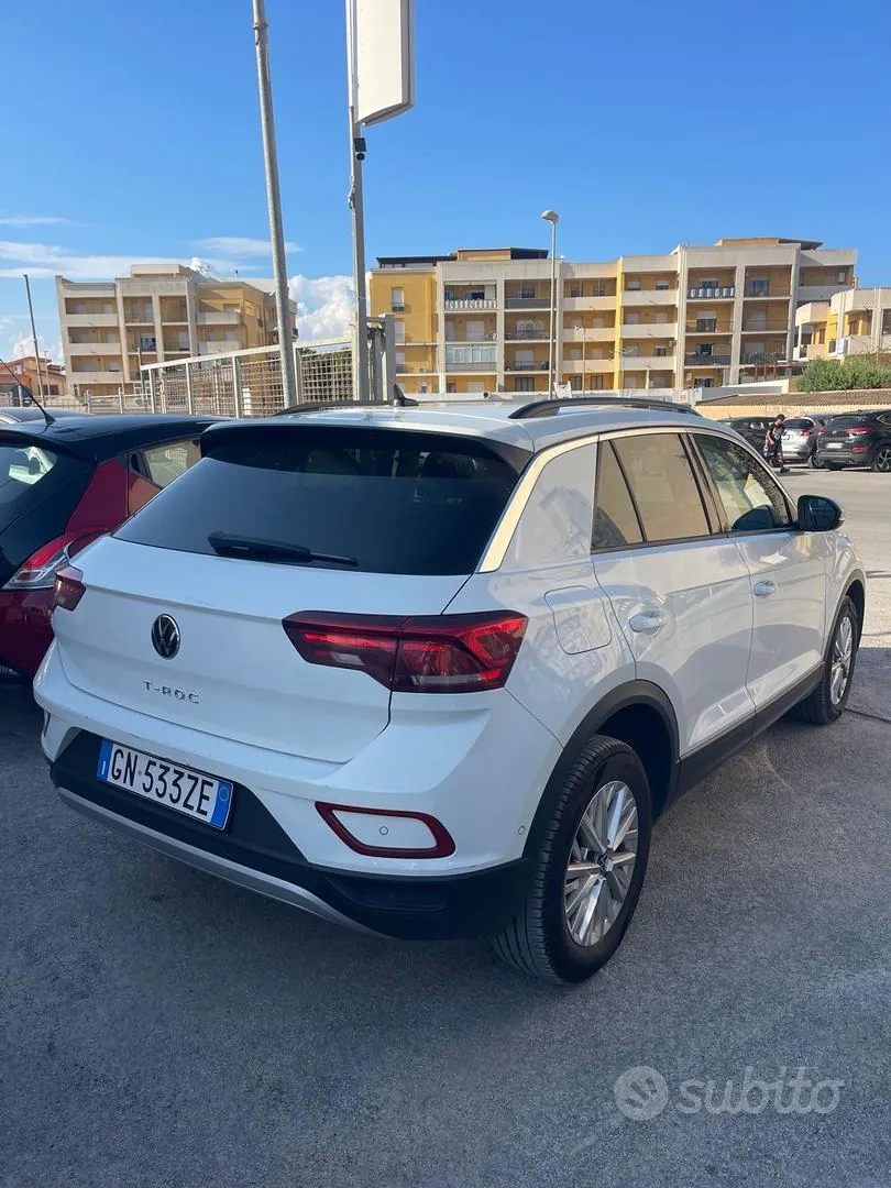 Volkswagen T-Roc 2023 photo 3