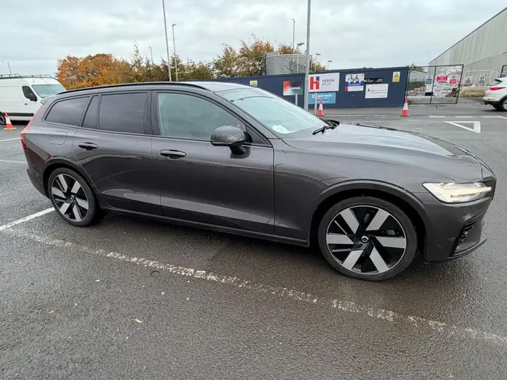 Volvo V60 2023 photo 4