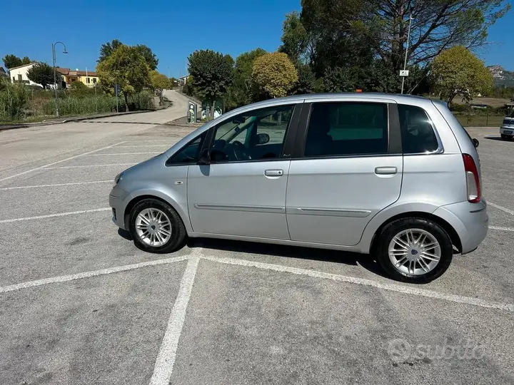Lancia Musa 2012 photo 4