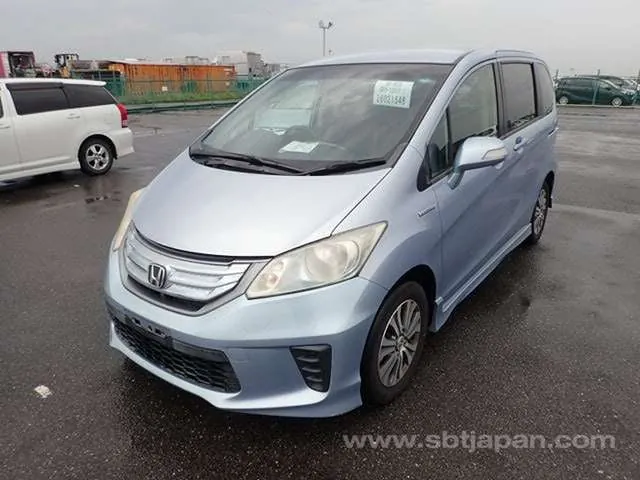 Honda Freed 2011 photo 2