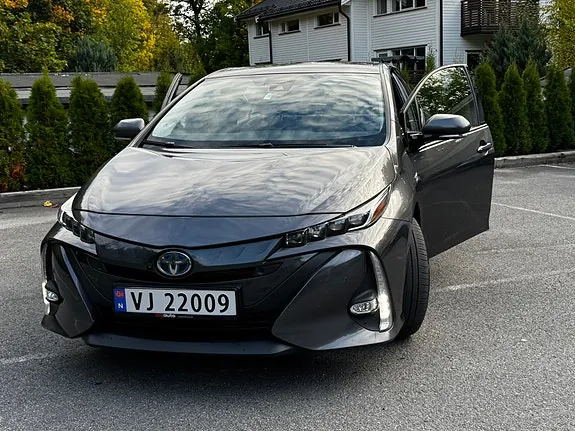 Toyota Prius Plug-In Hybrid 2020 photo 4