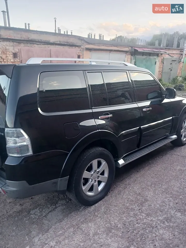 Mitsubishi Pajero Wagon 2007 photo 4