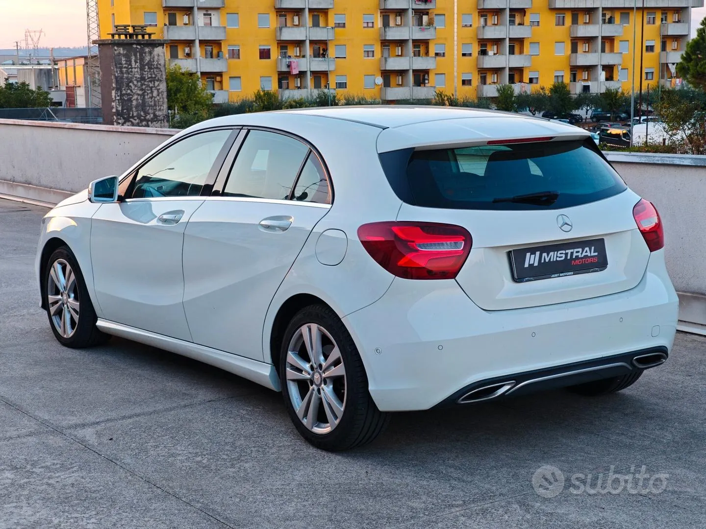 Mercedes-Benz A 200 2016 photo 3