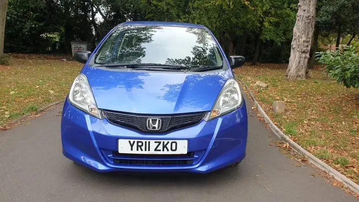 Honda Jazz 2011 photo 2