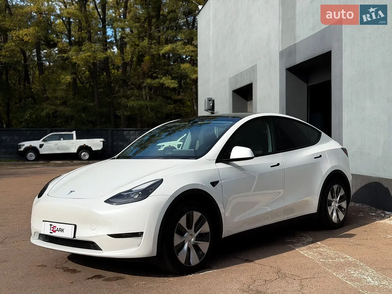 Tesla Model Y 2023 photo 4