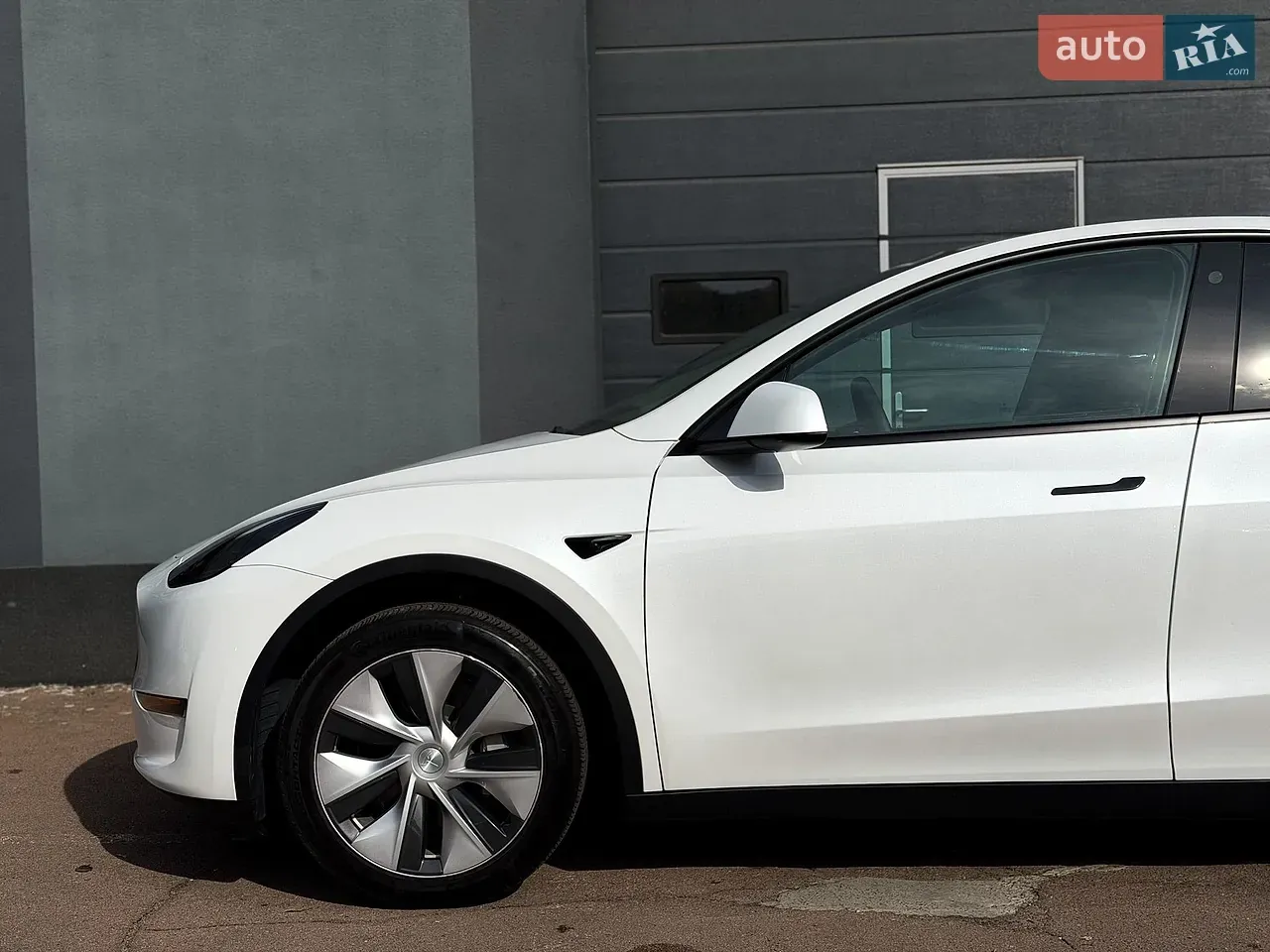 Tesla Model Y 2023 photo 5