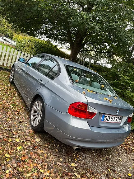BMW 320I